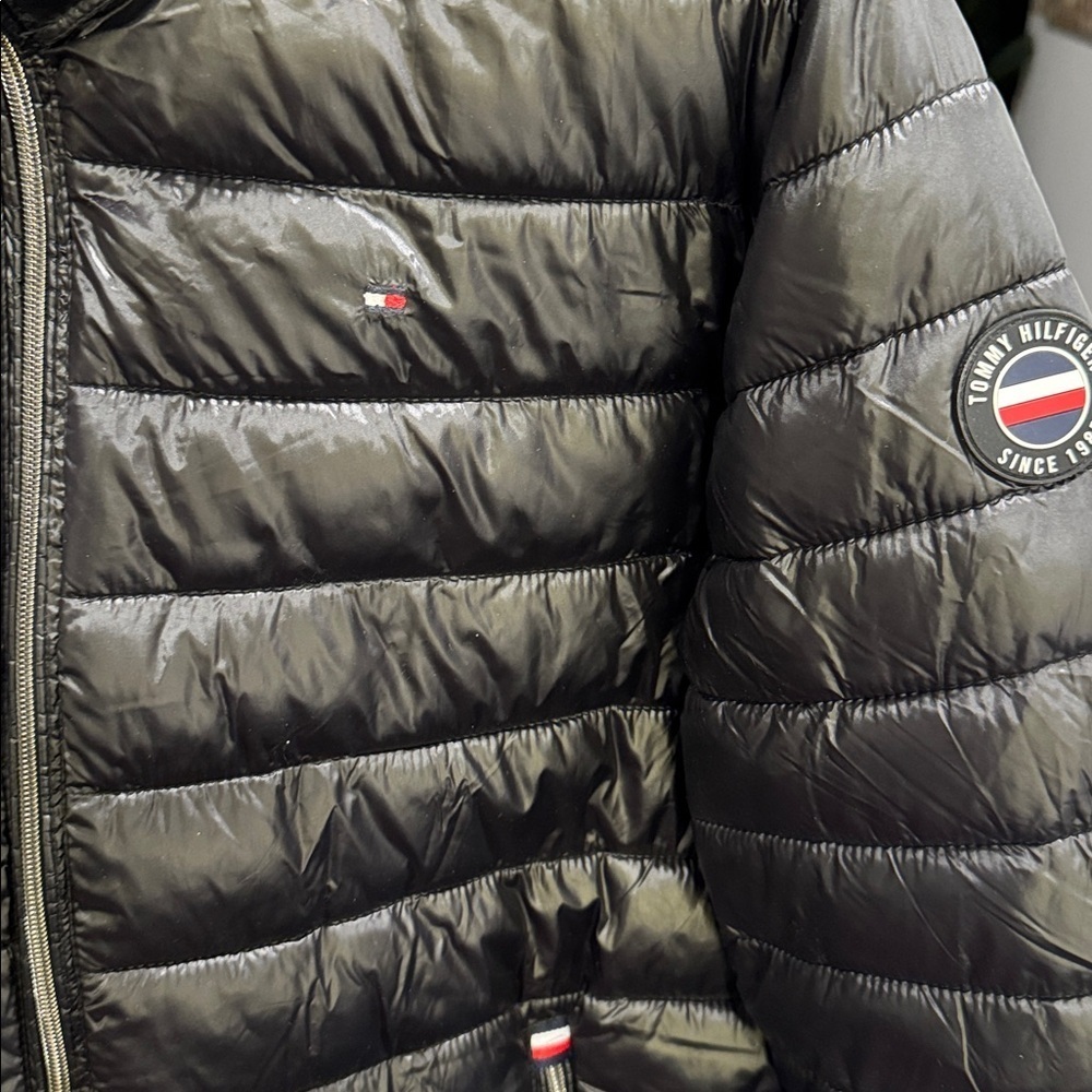 NWT Tommy Hilfiger Black Zip Up Puffer Jacket Size Large - Picture 6 of 11